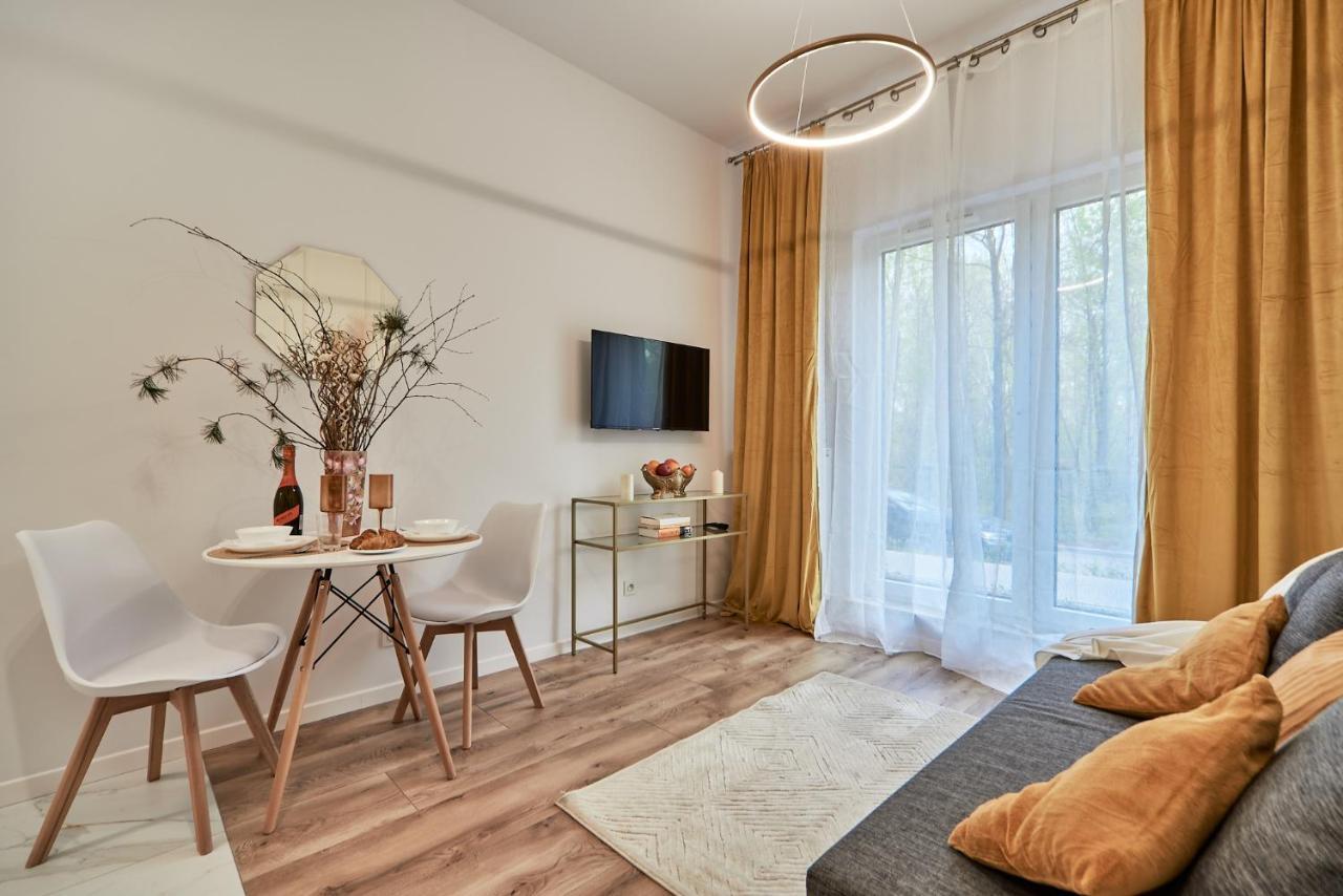 Superapart Marywilska 68B Варшава Екстер'єр фото