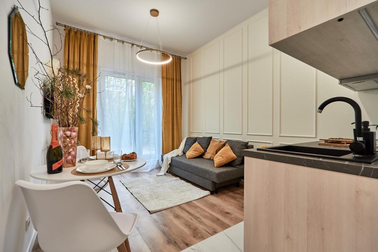 Superapart Marywilska 68B Варшава Екстер'єр фото